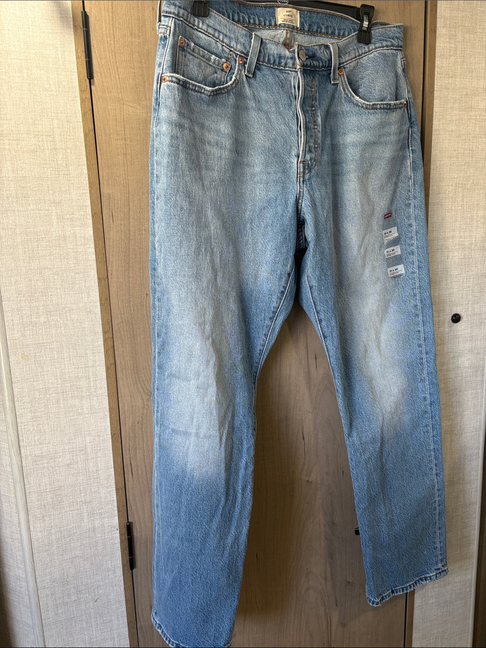 NWOT Levi’s 501 Curve High Rise Straight Leg Jeans 31x30 Light Wash